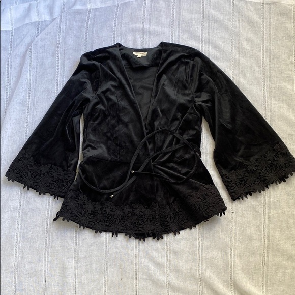 Mystree Black Velvet Wrap Jacket with floral embroidery. - Picture 10 of 10